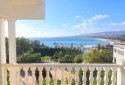 4 bedrooms villa walking distance to the beach
