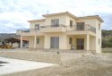 Four bedrooms villa in Steni village for sale