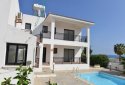 Three bedroom villa plus a 2 bedroom apartment in Coral Bay for sale